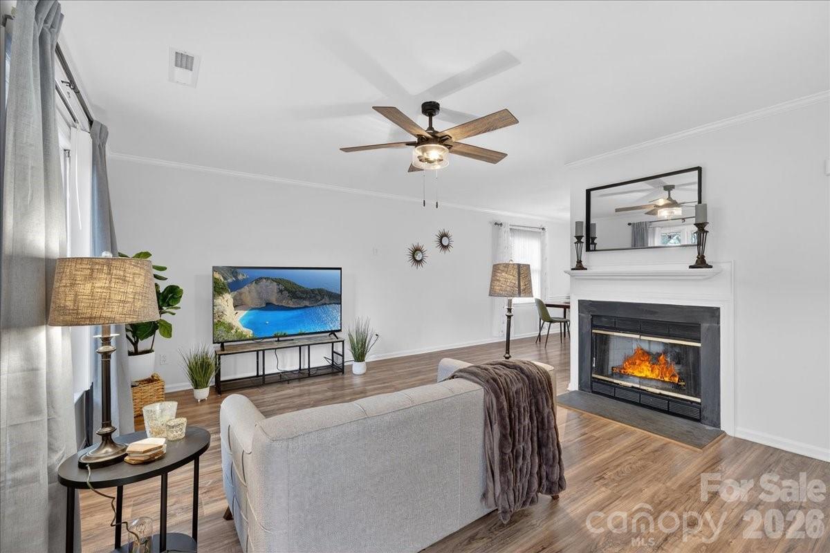 Charlotte NC, 5917 Crape Myrtle Lane