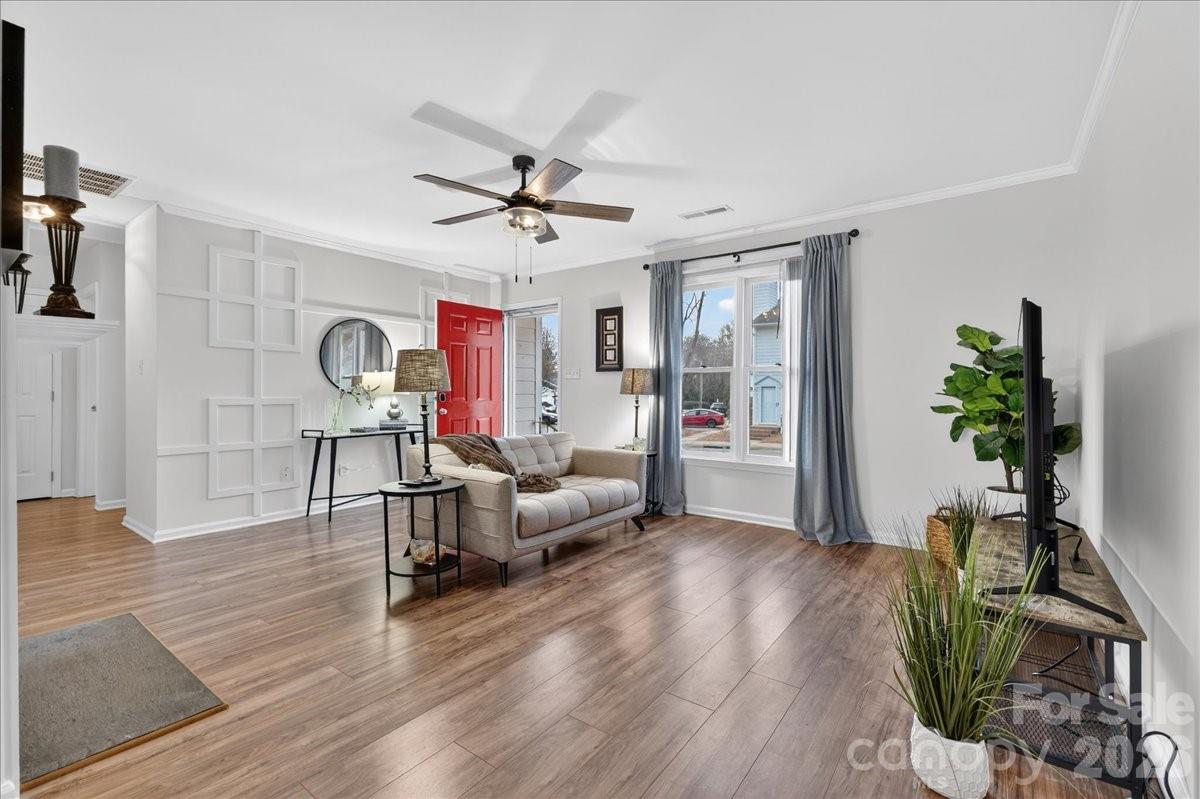 5917 Crape Myrtle Lane Charlotte NC 28216