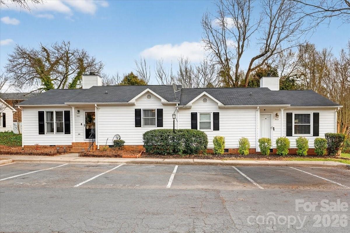 5917 Crape Myrtle Lane Charlotte NC 28216