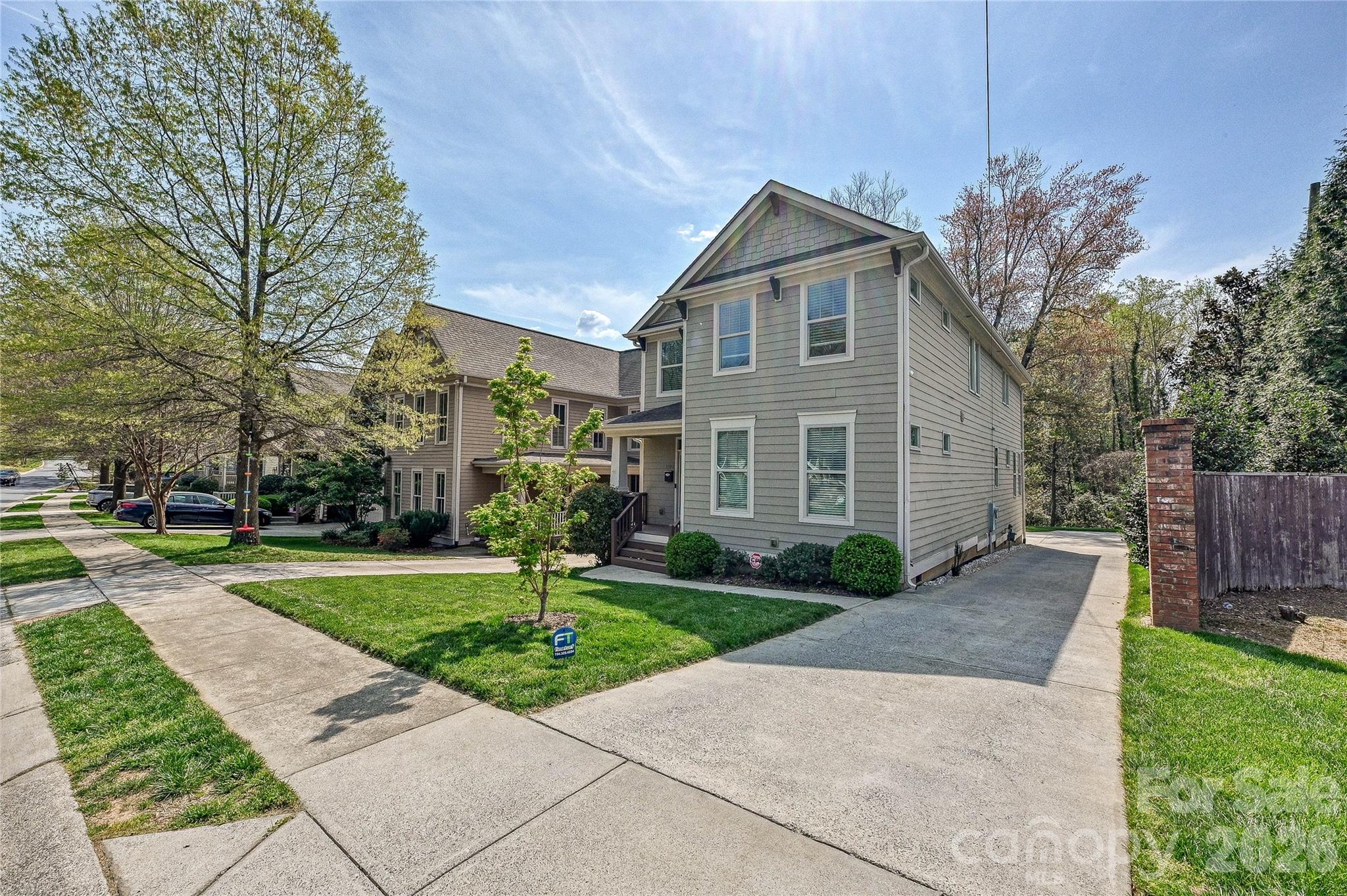 1102 Yale Place Charlotte NC 28209