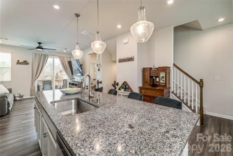 1206 Keydet Drive Charlotte NC 28216