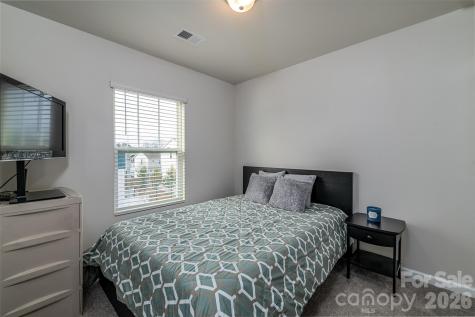 1206 Keydet Drive Charlotte NC 28216