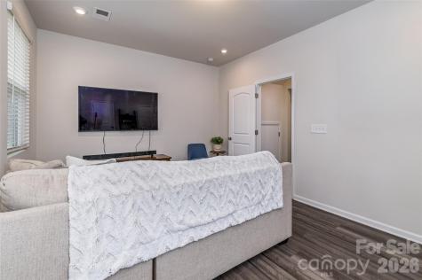 1206 Keydet Drive Charlotte NC 28216
