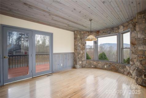 400 Three Dog Mountain Road Bakersville NC 28705