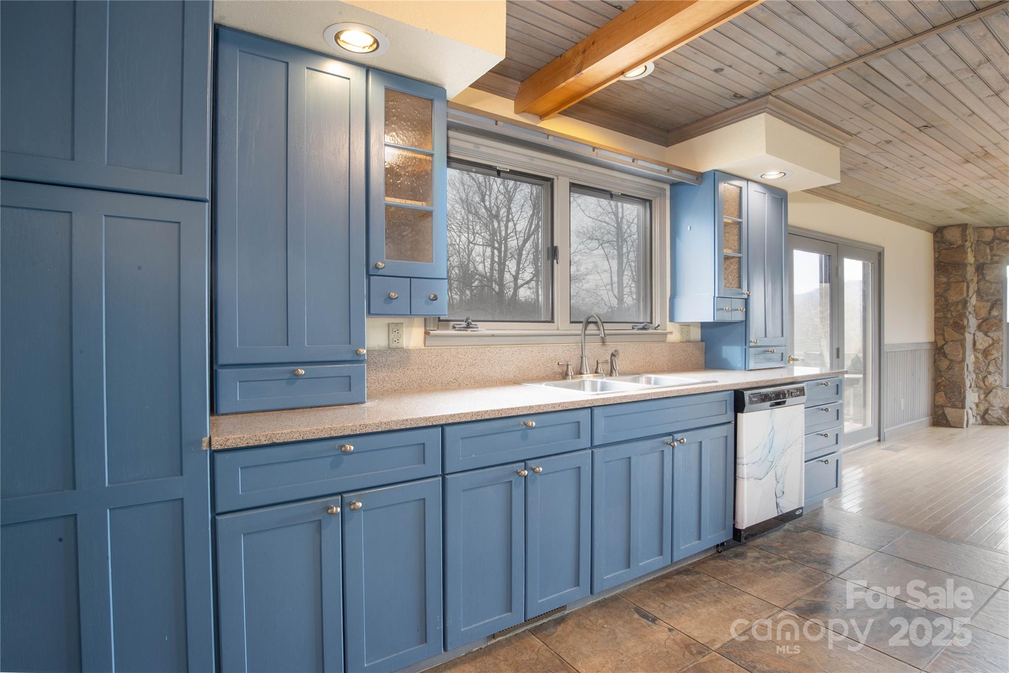 400 Three Dog Mountain Road Bakersville NC 28705