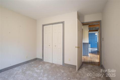 400 Three Dog Mountain Road Bakersville NC 28705