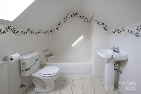 400 Three Dog Mountain Road Bakersville NC 28705