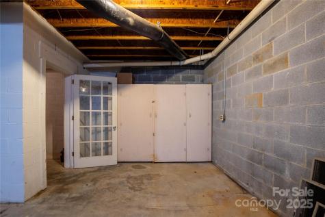 400 Three Dog Mountain Road Bakersville NC 28705