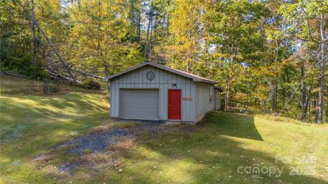 400 Three Dog Mountain Road Bakersville NC 28705