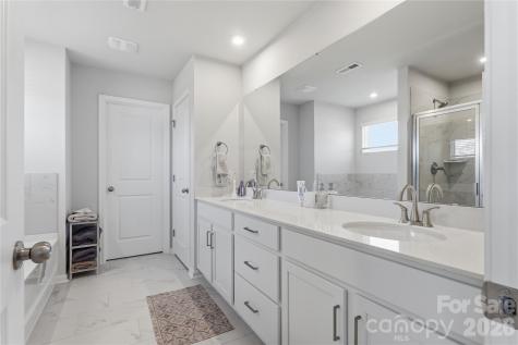 4011 Vista Pine Drive Charlotte NC 28215