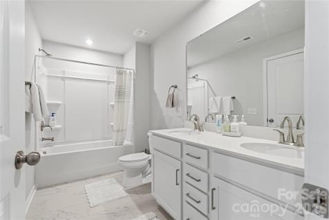 4011 Vista Pine Drive Charlotte NC 28215