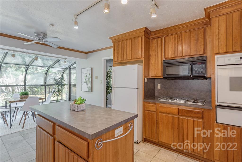 10 Ballantree Drive Asheville NC 28803