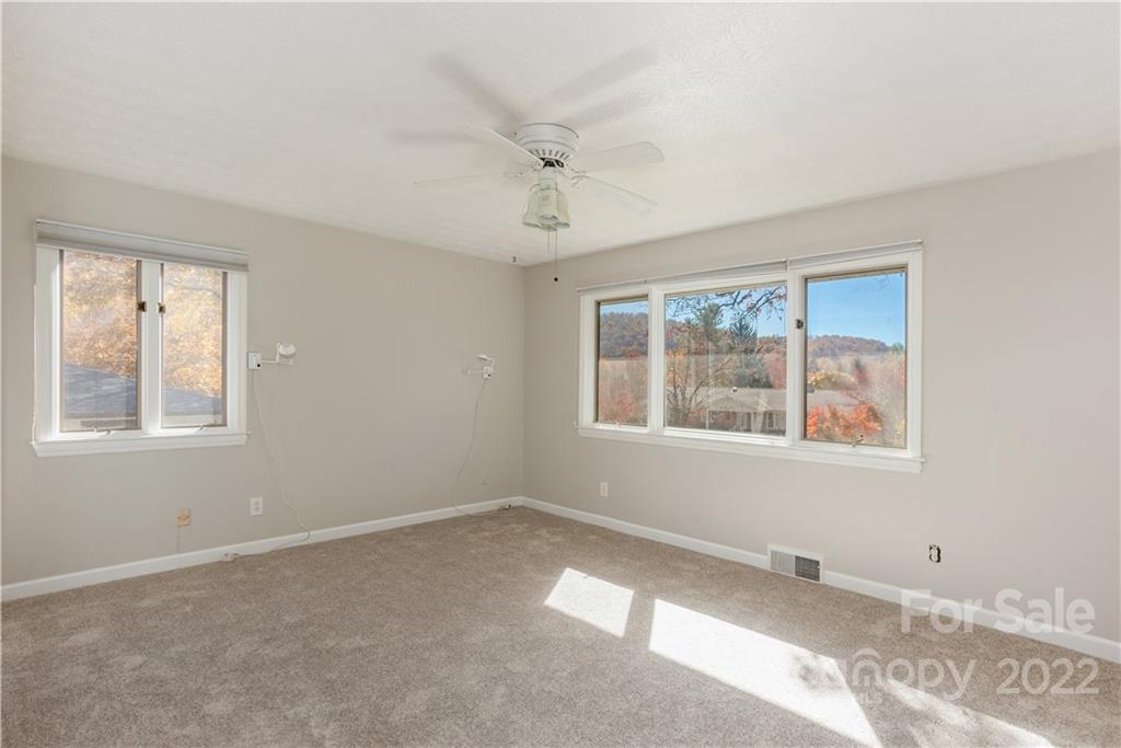 10 Ballantree Drive Asheville NC 28803