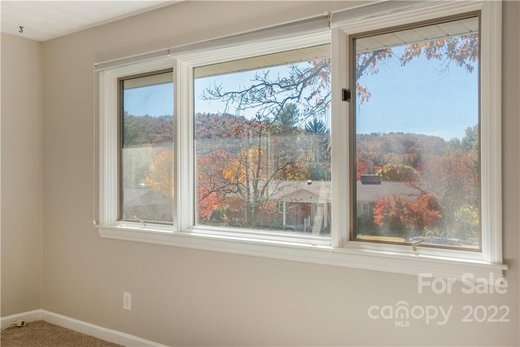 10 Ballantree Drive Asheville NC 28803