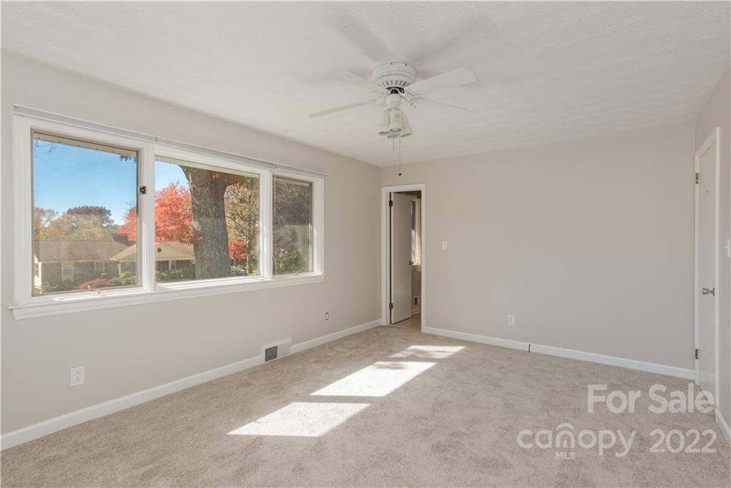 10 Ballantree Drive Asheville NC 28803