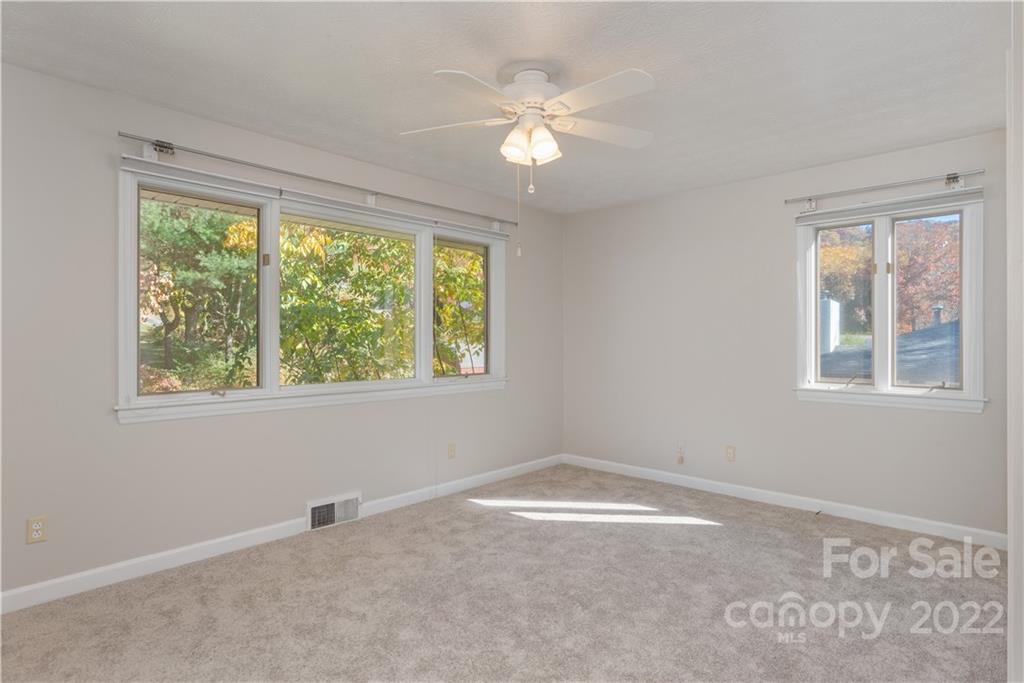 10 Ballantree Drive Asheville NC 28803