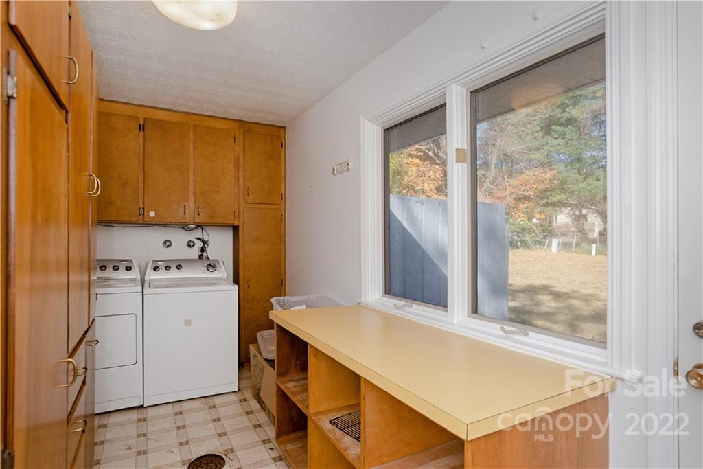 10 Ballantree Drive Asheville NC 28803