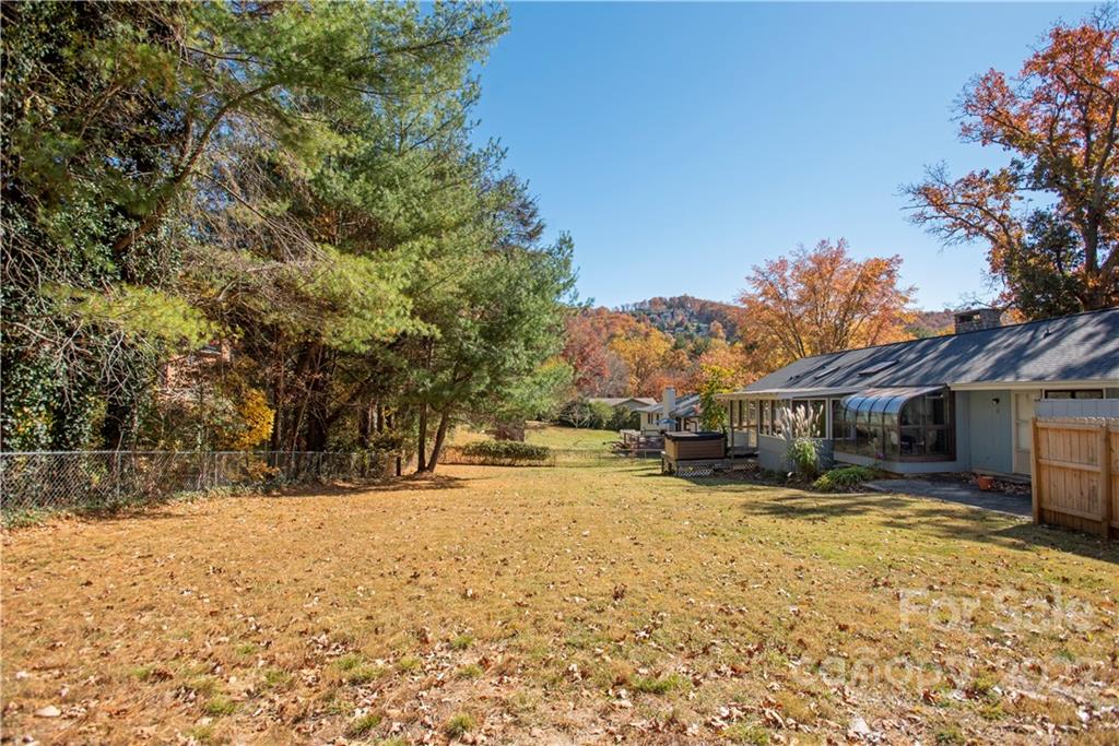 10 Ballantree Drive Asheville NC 28803