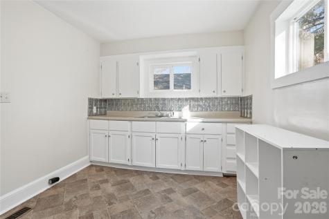 358 N Cleghorn Street Rutherfordton NC 28139