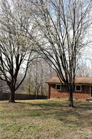 5285 E Holly Grove Road Thomasville NC 27360