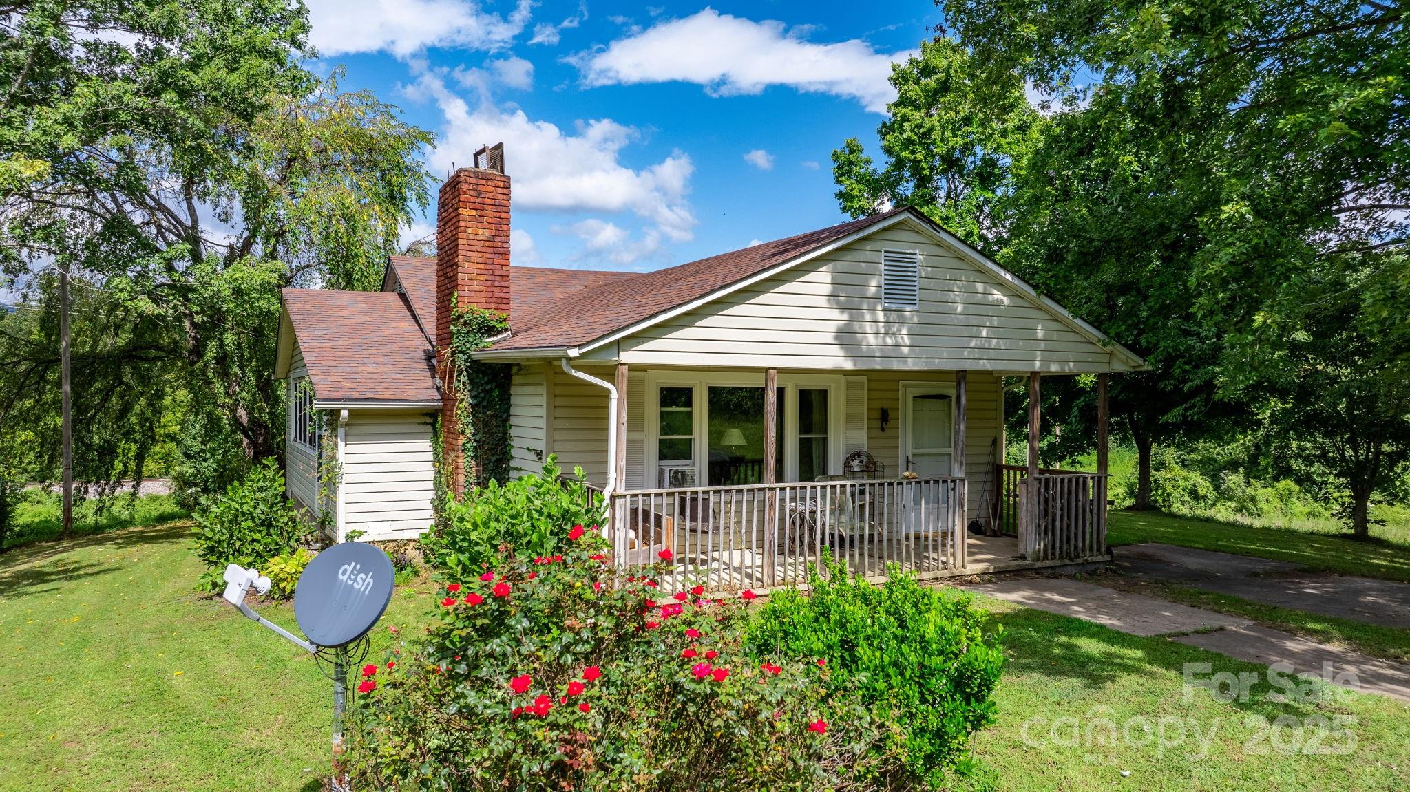 1147 Old Linville Road Marion NC 28752