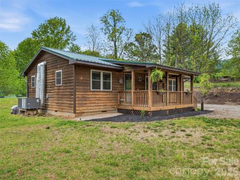 3 Mos Way Candler NC 28715