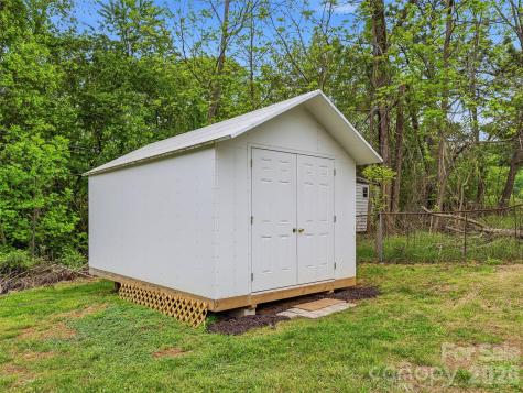 3 Mos Way Candler NC 28715