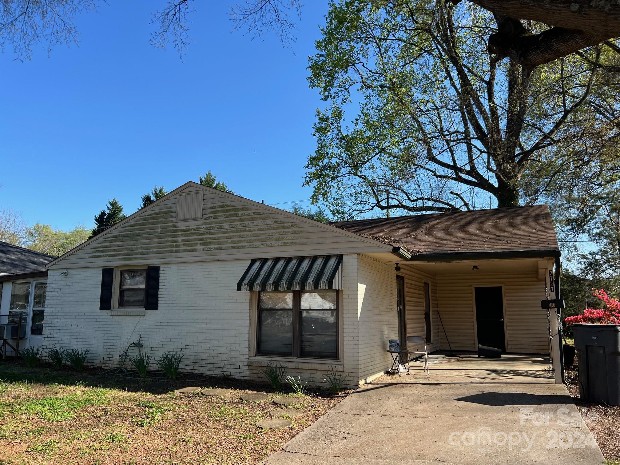 2727 Englehardt Street Charlotte NC 28216