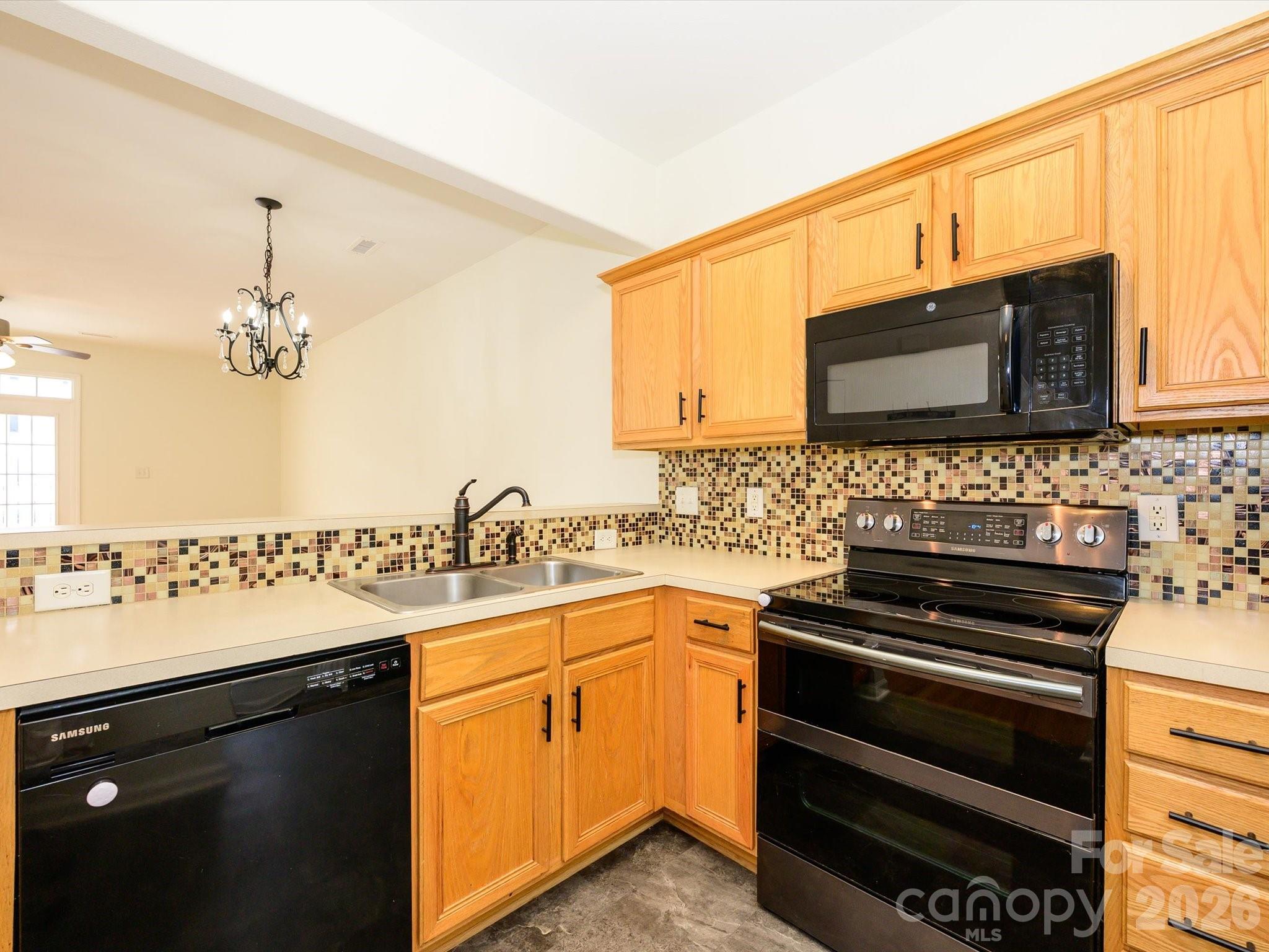 4055 Center Place Drive Harrisburg NC 28075