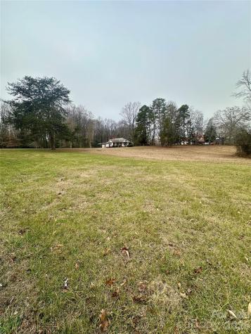 1021 N 14th Street Bessemer City NC 28016