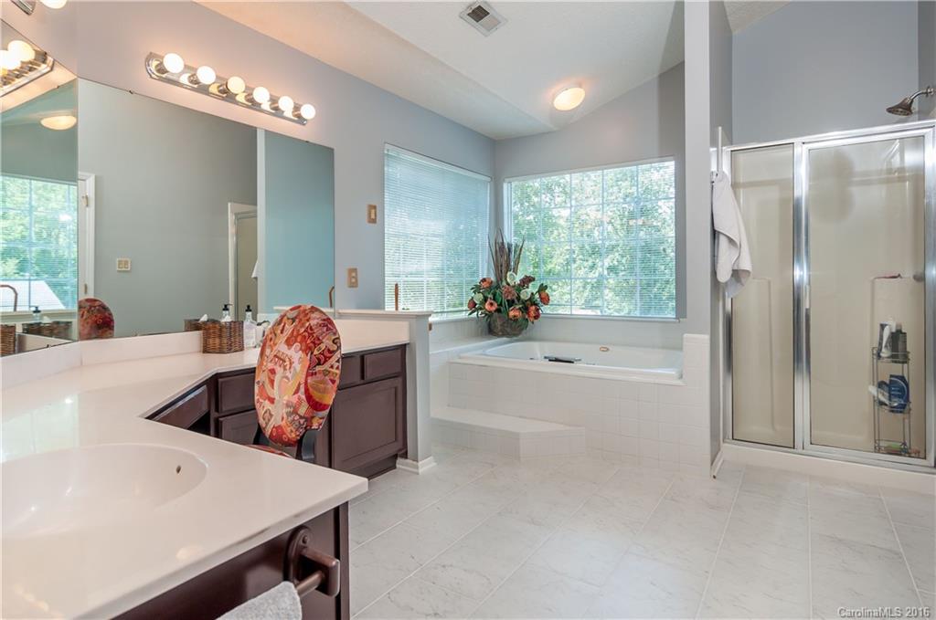 8819 Breezy Knoll Court Charlotte NC 28210