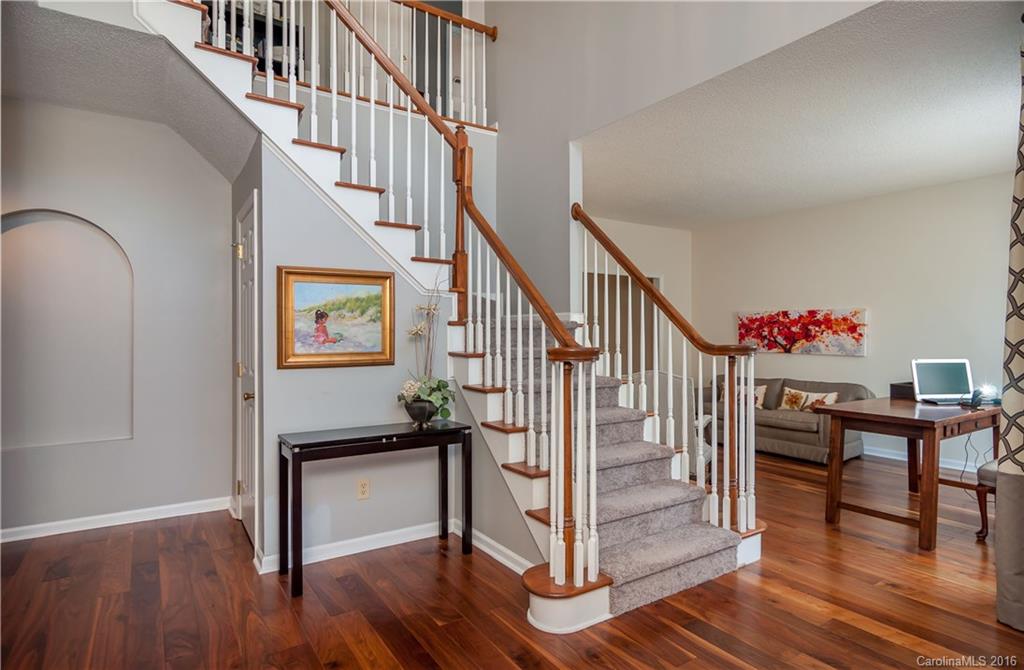 8819 Breezy Knoll Court Charlotte NC 28210