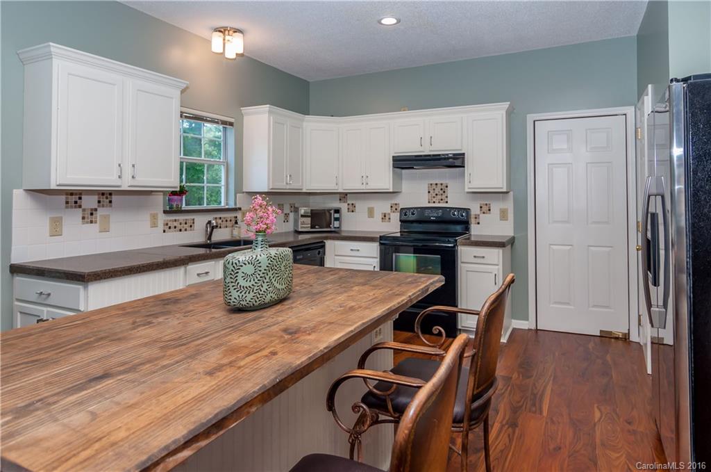 8819 Breezy Knoll Court Charlotte NC 28210