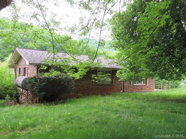 1471 Mckinney Cove Road Bakersville NC 28705