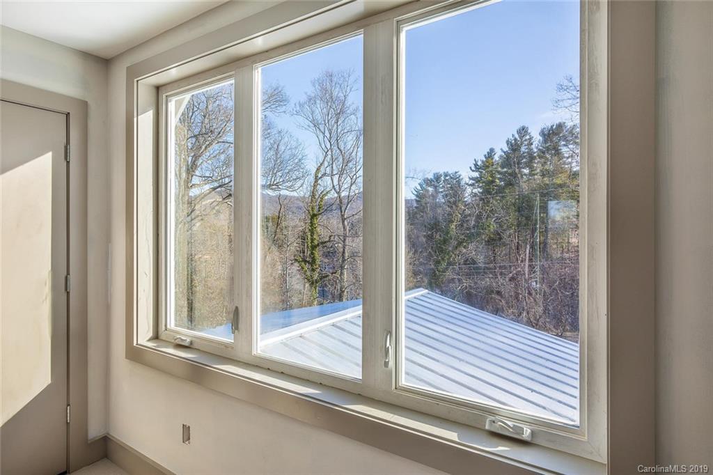 30 Swift Street Asheville NC 28804