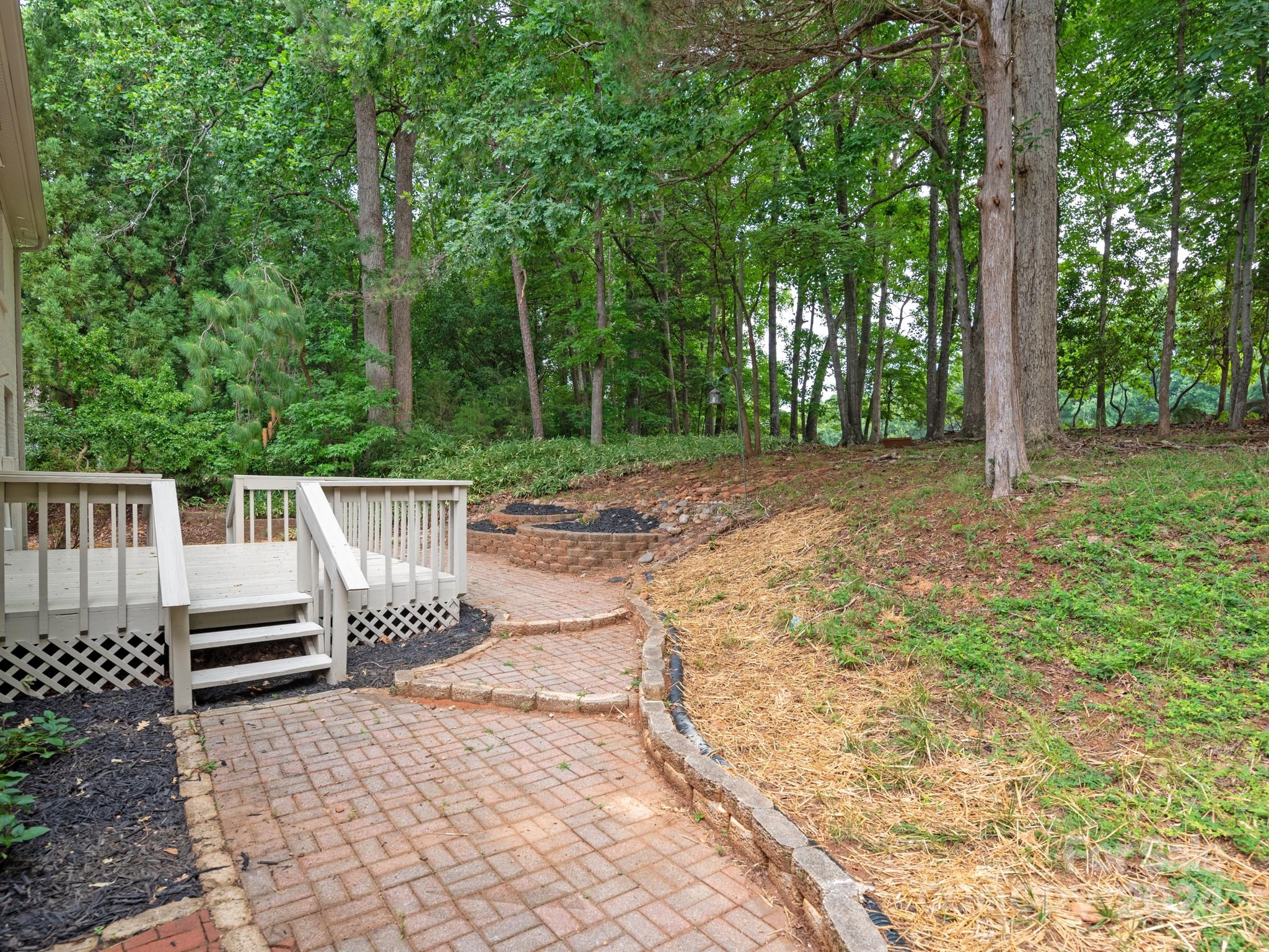 10200 Whitethorn Drive Charlotte NC 28277