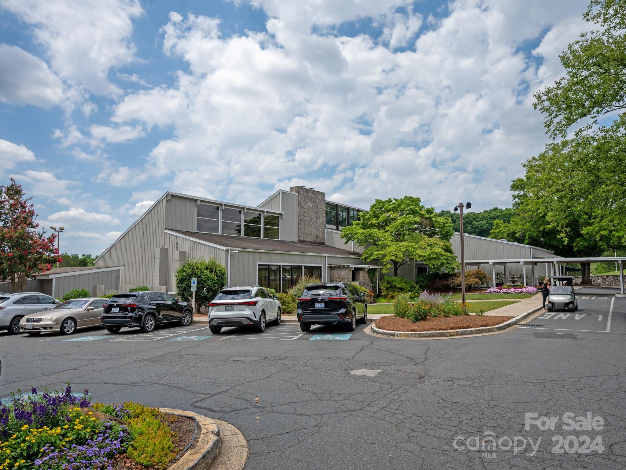 10200 Whitethorn Drive Charlotte NC 28277