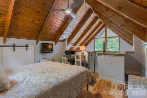 292 Wolf Creek Heights Almond NC 28702