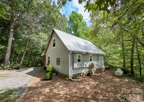 292 Wolf Creek Heights Almond NC 28702