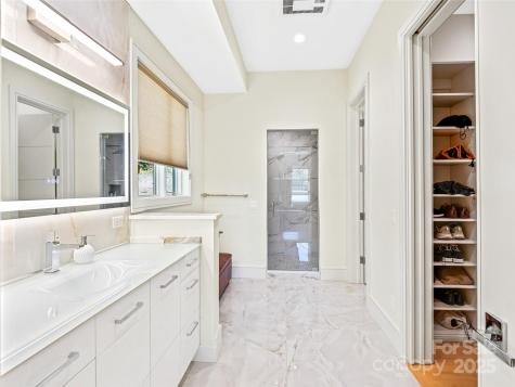 123 Wembley Road Asheville NC 28804