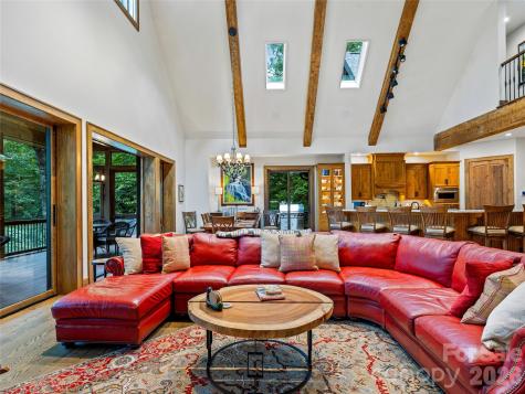 64 Bee Tree Way Lake Toxaway NC 28747