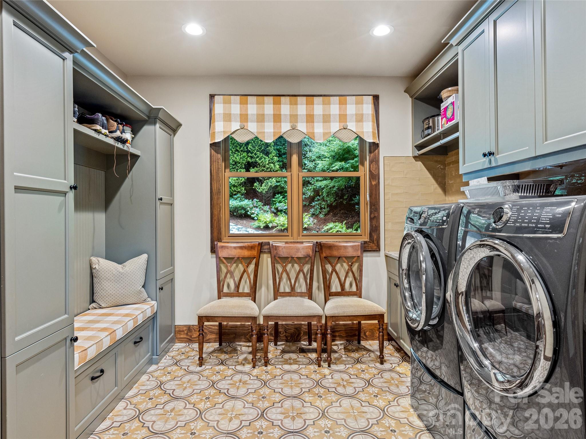 64 Bee Tree Way Lake Toxaway NC 28747