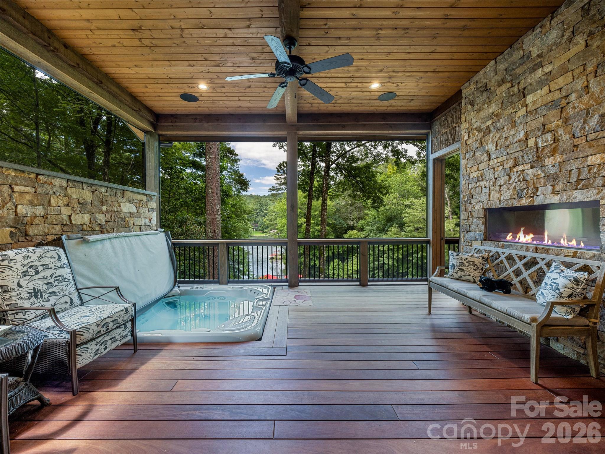 64 Bee Tree Way Lake Toxaway NC 28747