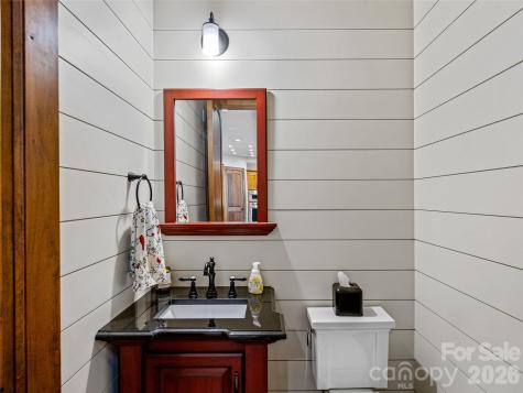 64 Bee Tree Way Lake Toxaway NC 28747
