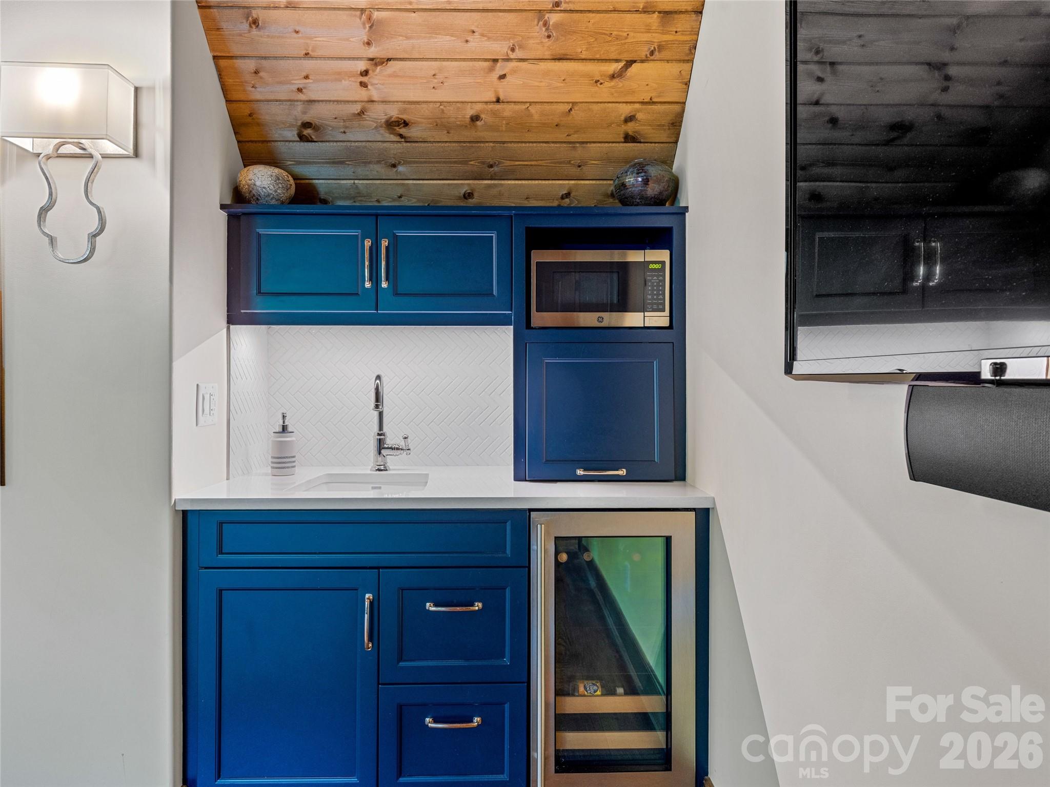 64 Bee Tree Way Lake Toxaway NC 28747