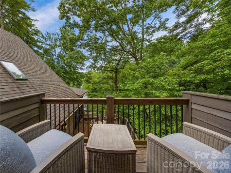 64 Bee Tree Way Lake Toxaway NC 28747