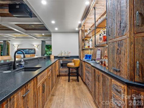 64 Bee Tree Way Lake Toxaway NC 28747