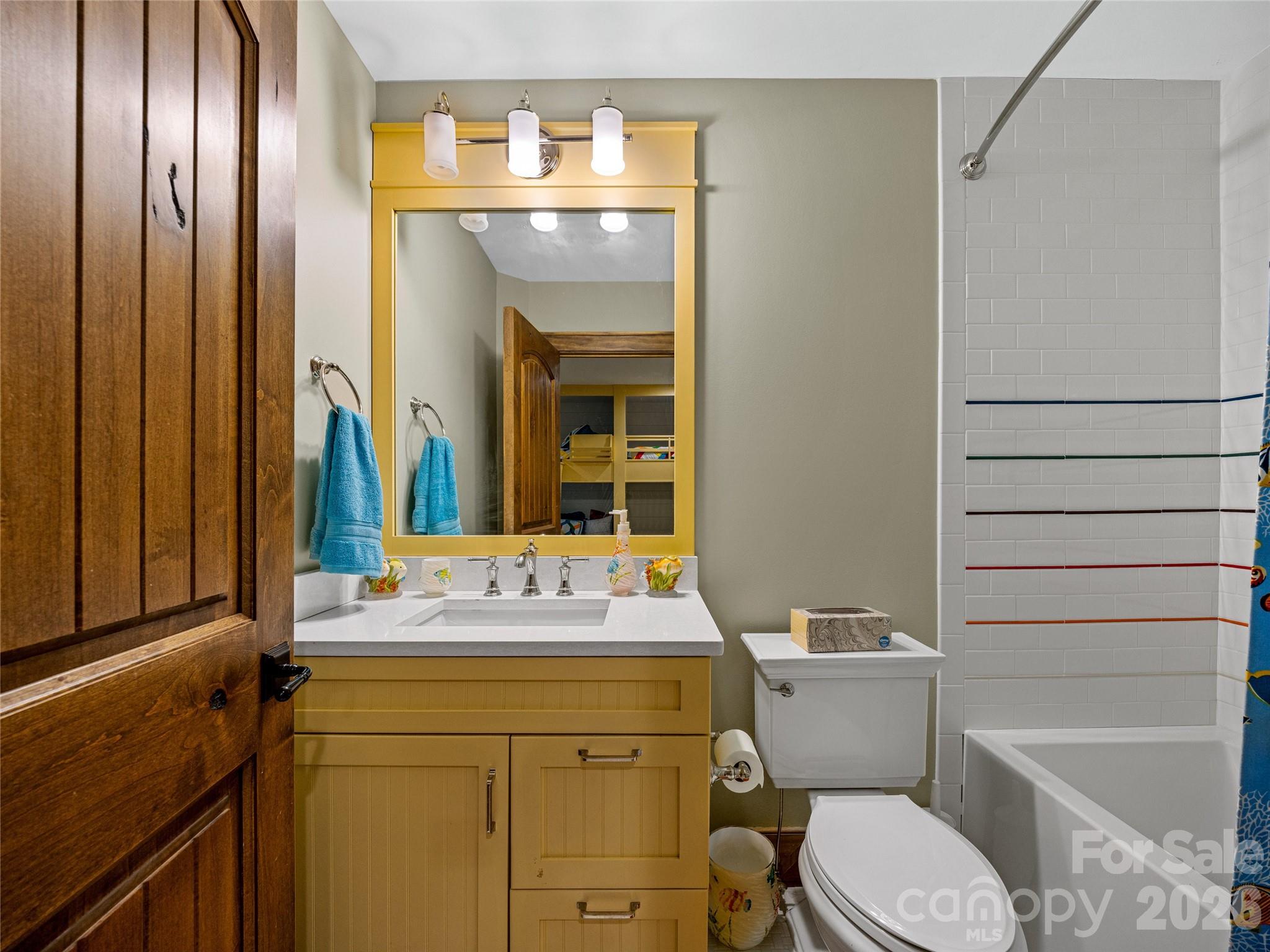 64 Bee Tree Way Lake Toxaway NC 28747