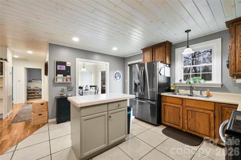 6 Gun Flint Trail Fletcher NC 28732