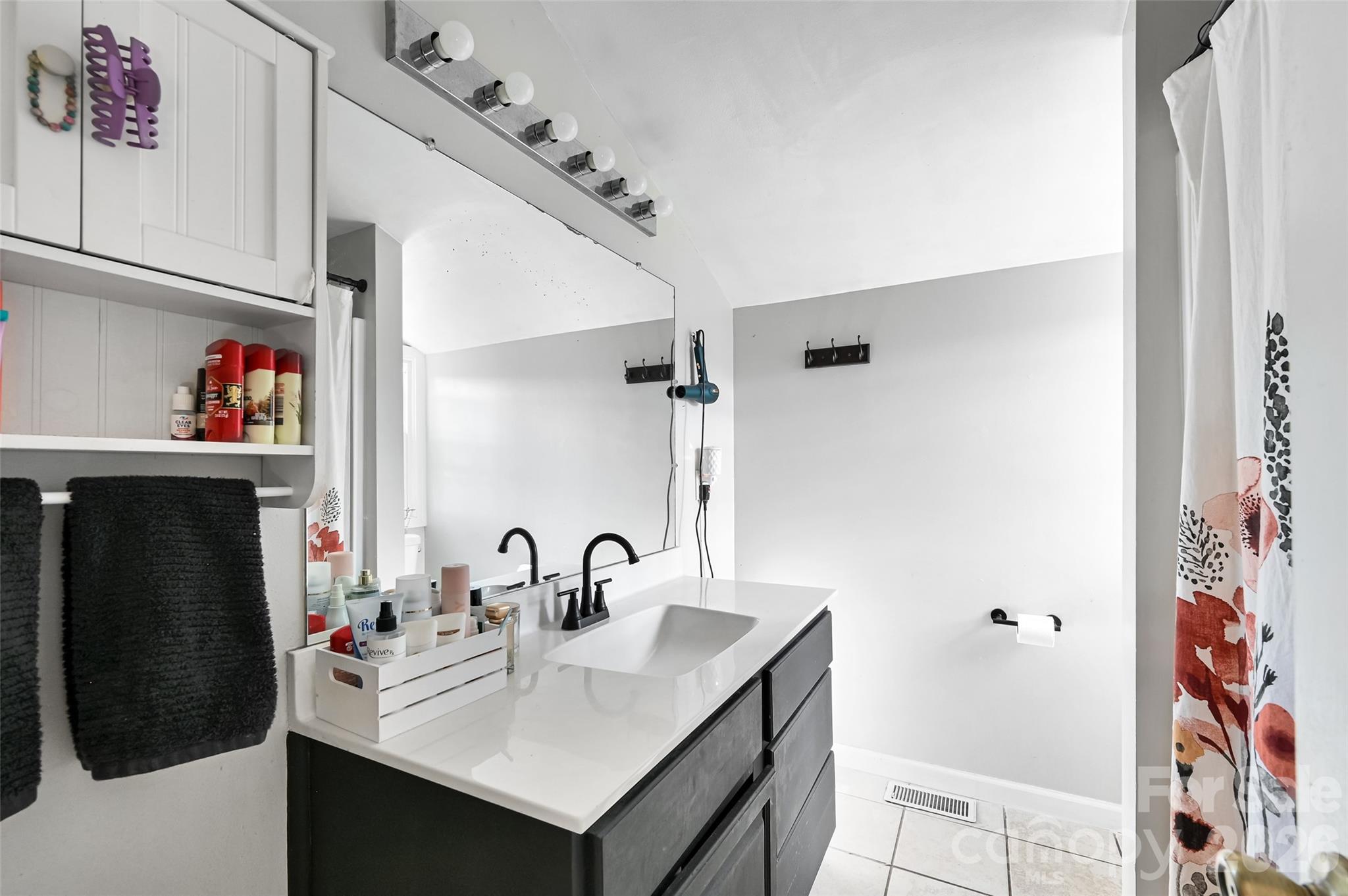 6 Gun Flint Trail Fletcher NC 28732